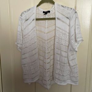 Beautiful white shirt sleeve sweater